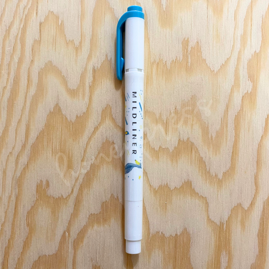 An upright highlighter with a blue colored cap, white body, and a blue stork image.