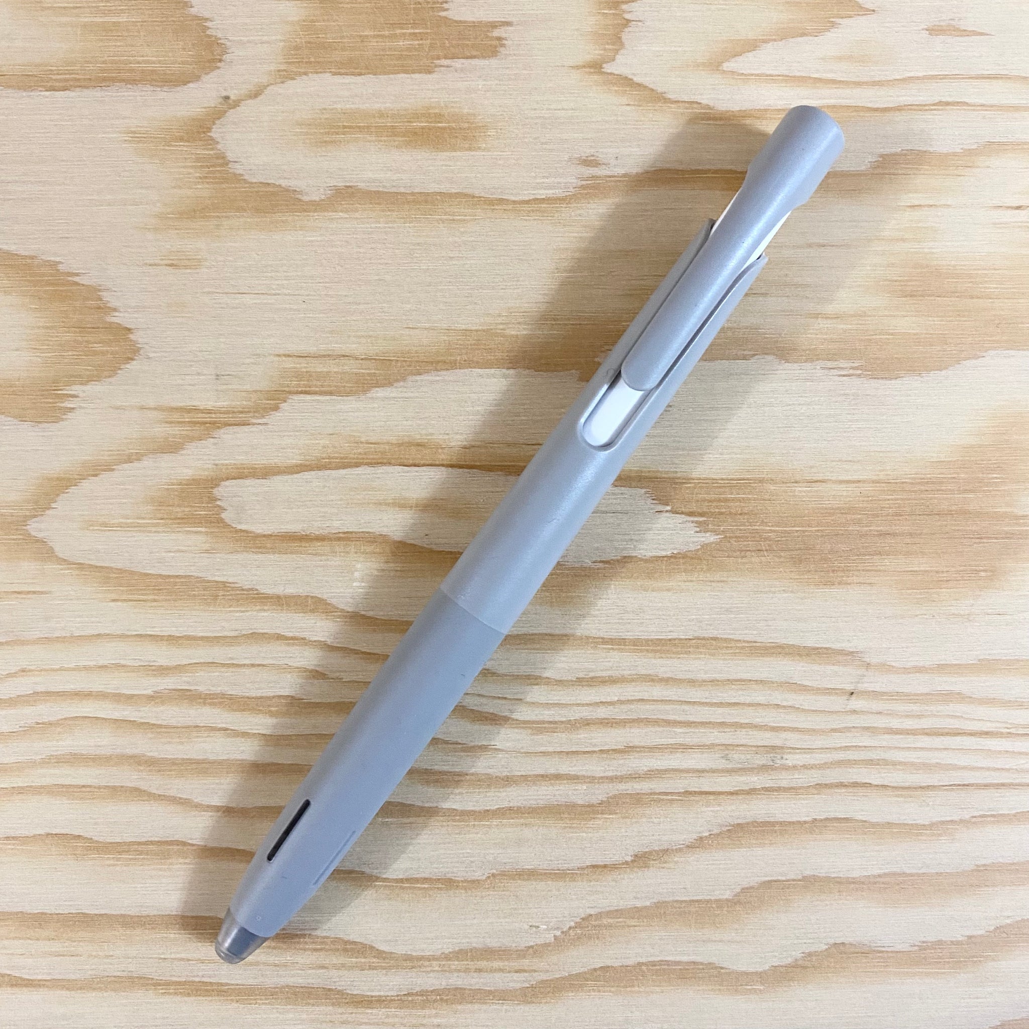 bLen Ballpoint Pen 0.5mm - Black ink- Grey Barrel